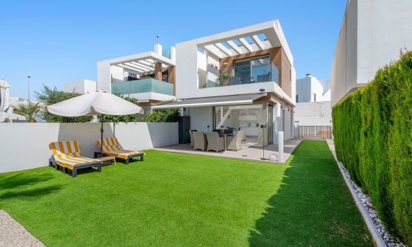 Villa - Wiederverkauf - Orihuela Costa - Villamartín
