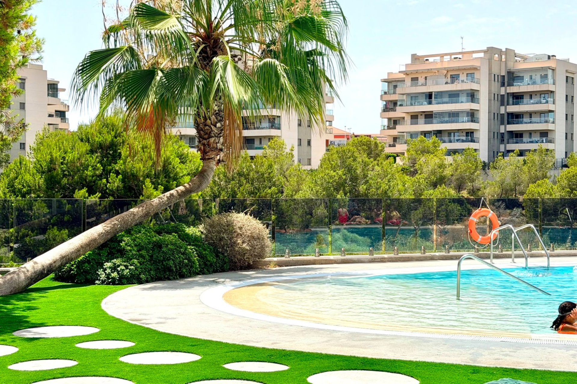 Wiederverkauf - apartment -
Orihuela Costa - La Zenia