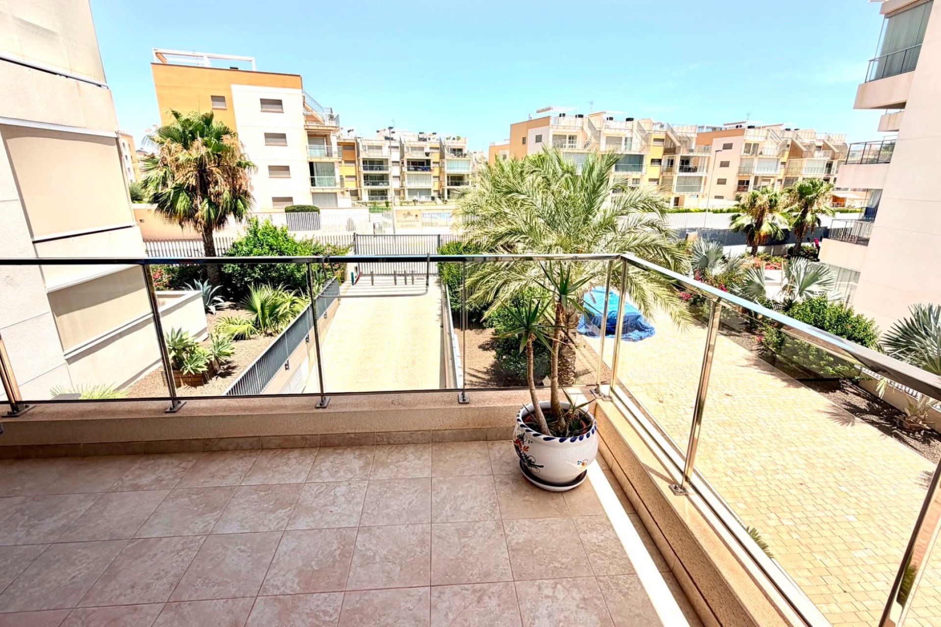 Wiederverkauf - apartment -
Orihuela Costa - La Zenia