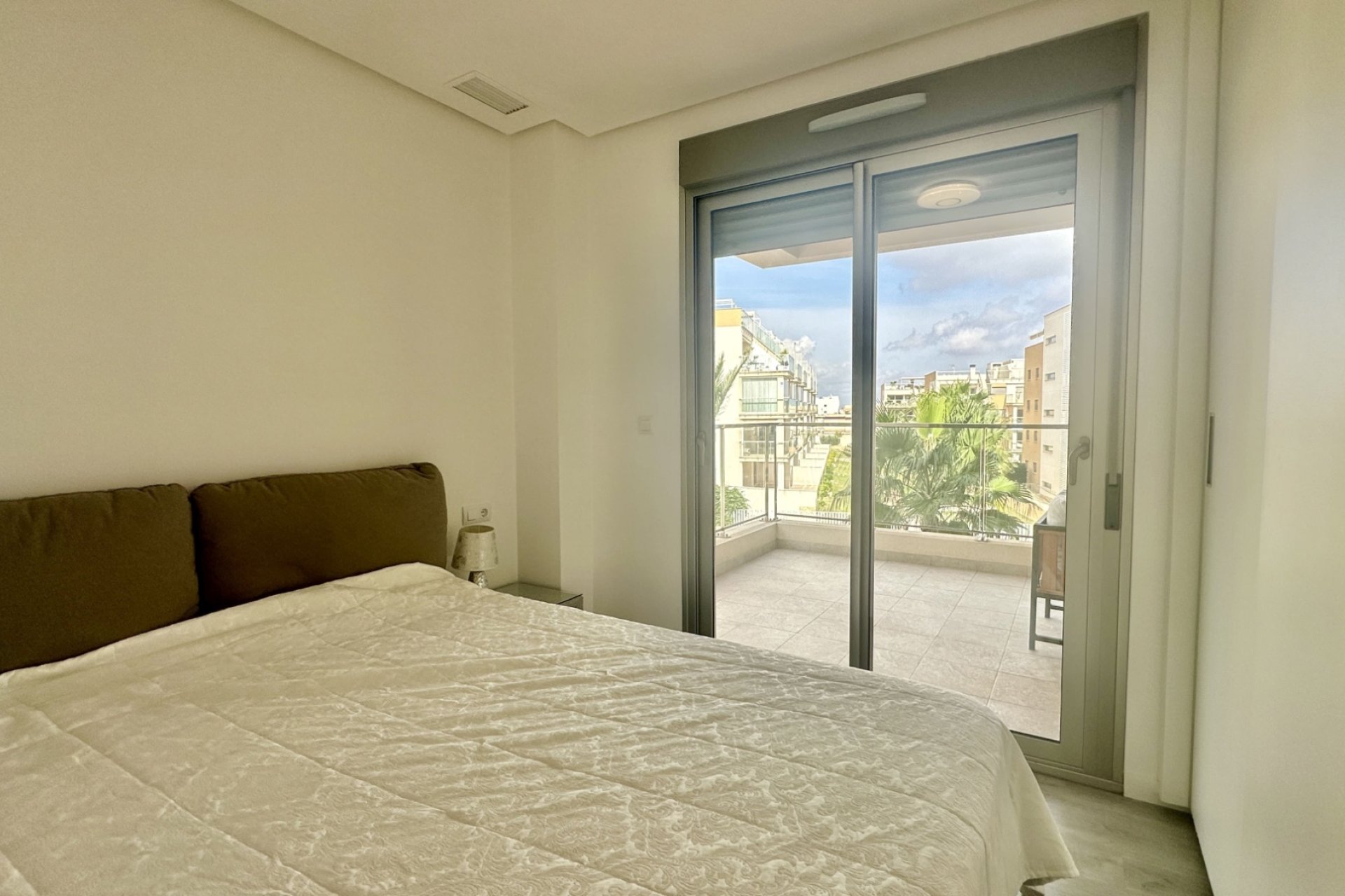 Wiederverkauf - apartment -
Orihuela Costa - Villamartín