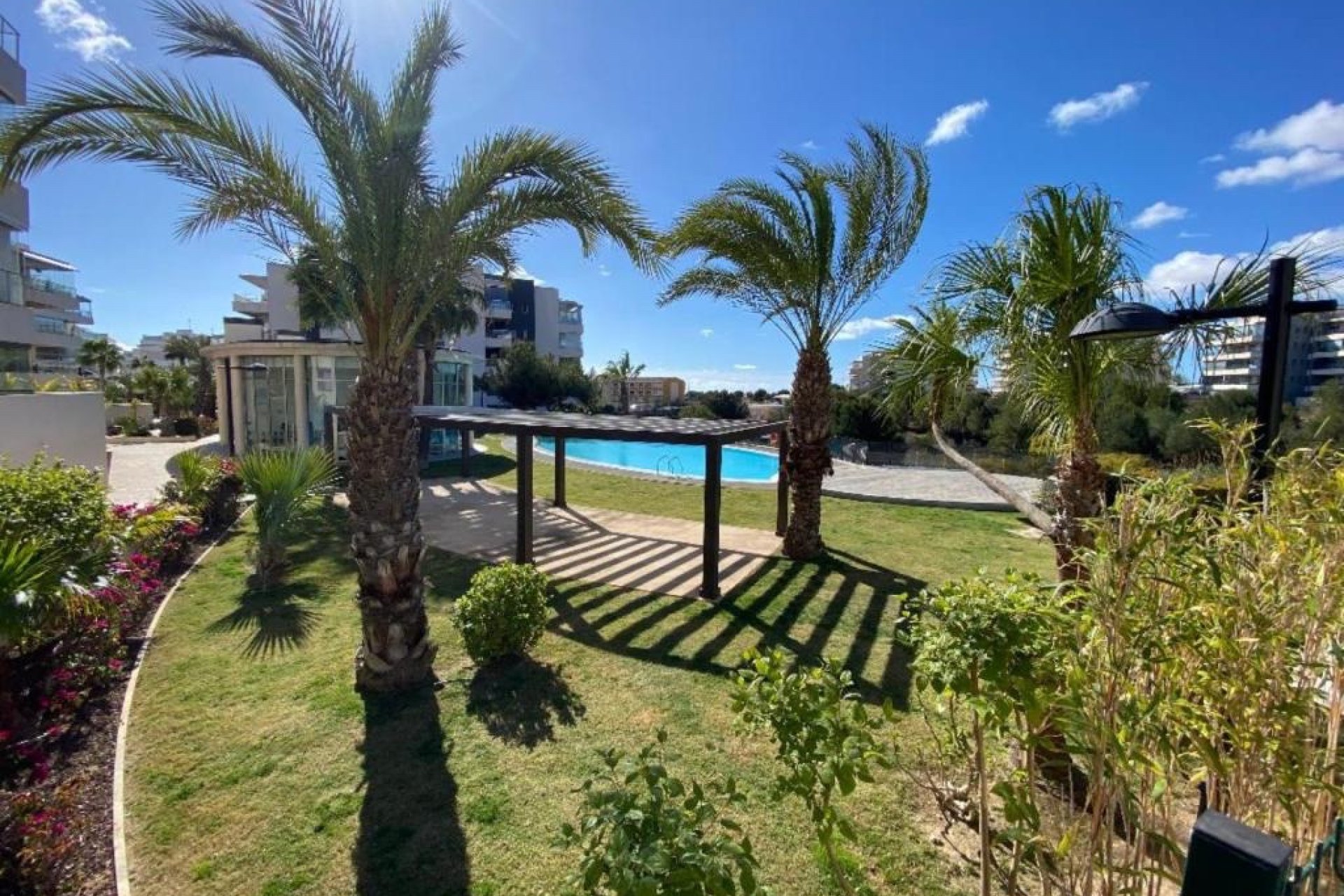 Wiederverkauf - apartment -
Orihuela Costa - Villamartín