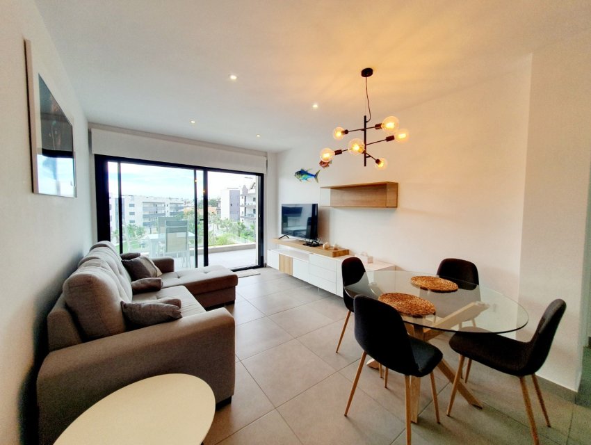 Wiederverkauf - apartment -
Orihuela Costa - Villamartín