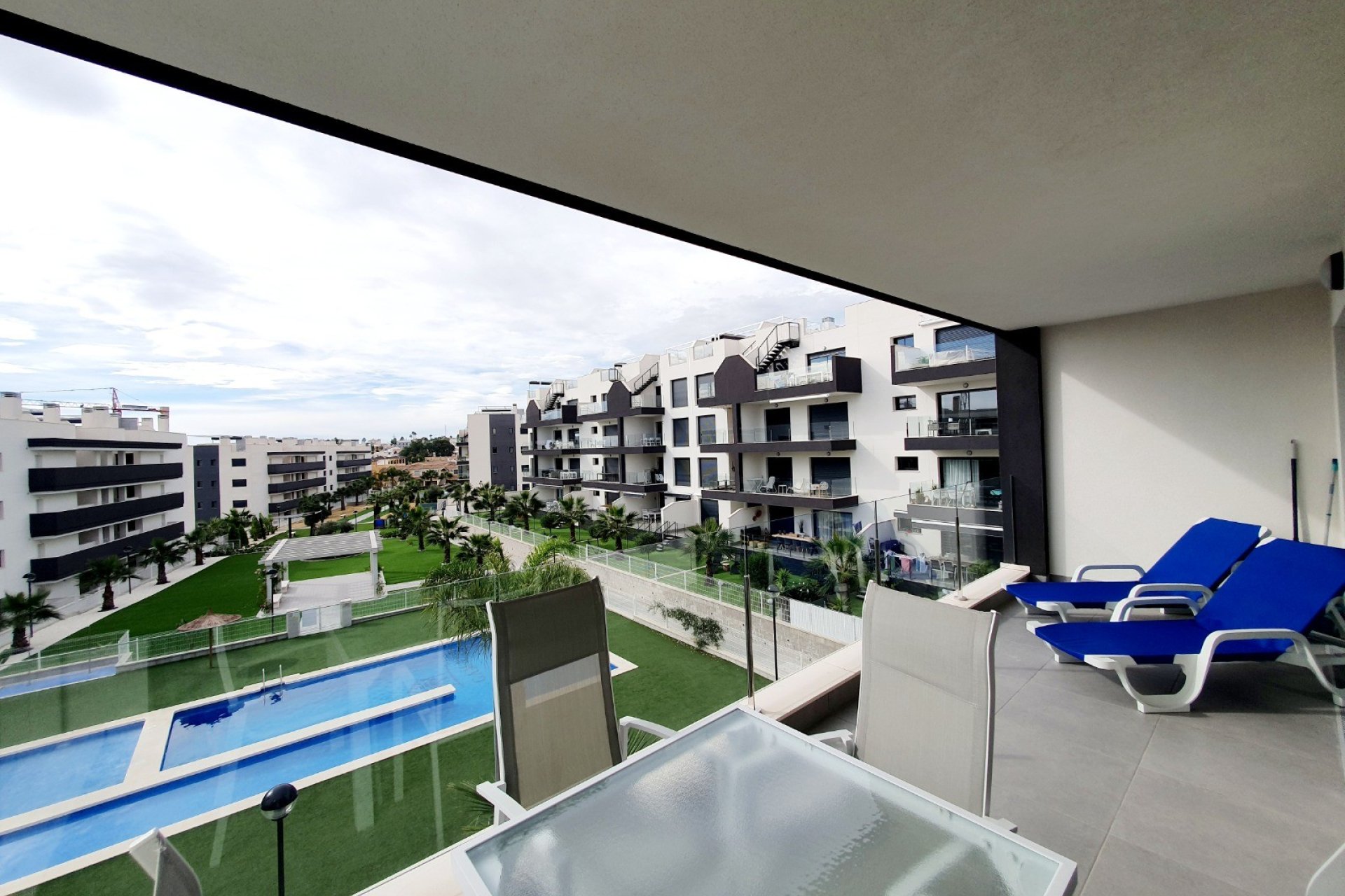 Wiederverkauf - apartment -
Orihuela Costa - Villamartín