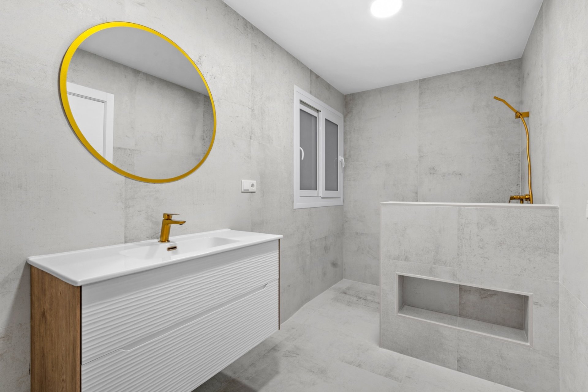 Wiederverkauf - apartment -
Torrevieja - El Acequión - Los Náufragos