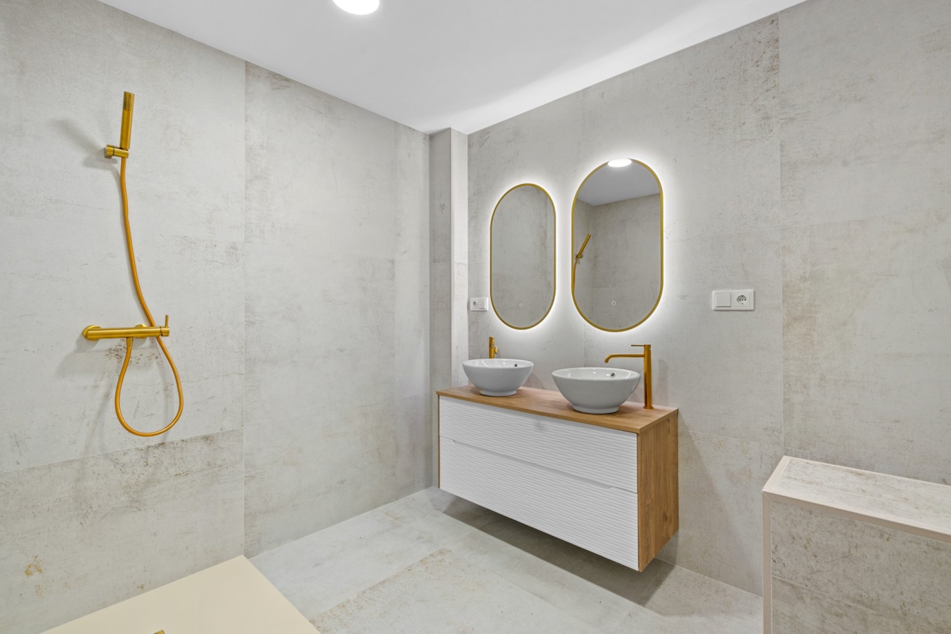 Wiederverkauf - apartment -
Torrevieja - El Acequión - Los Náufragos