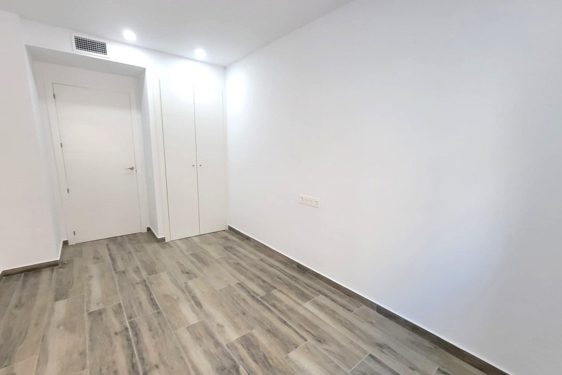 Wiederverkauf - apartment -
Torrevieja - Playa del Cura