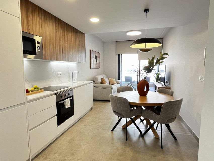 Wiederverkauf - apartment -
Torrevieja - Playa del Cura