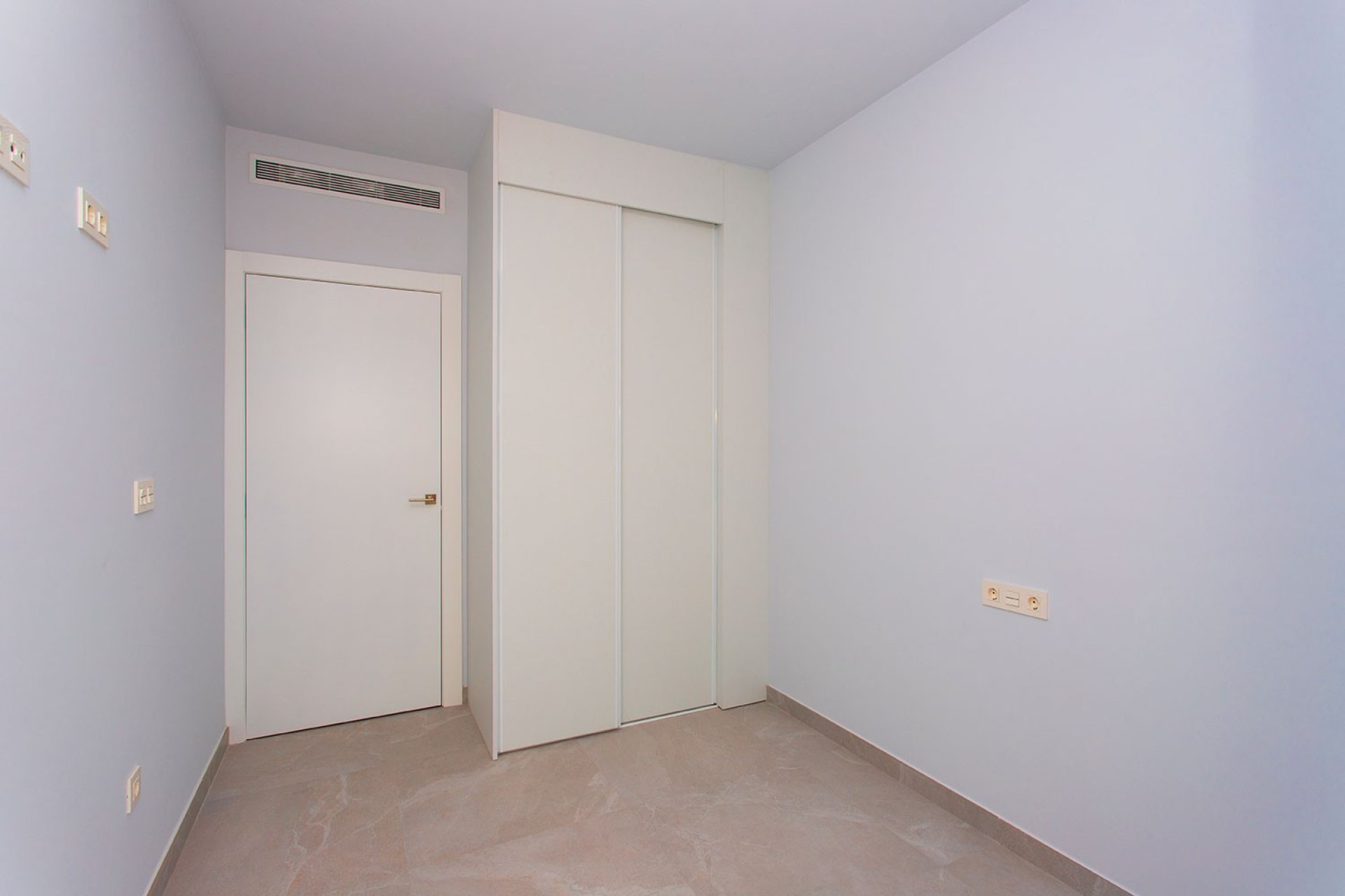 Wiederverkauf - apartment -
Torrevieja - Playa del Cura