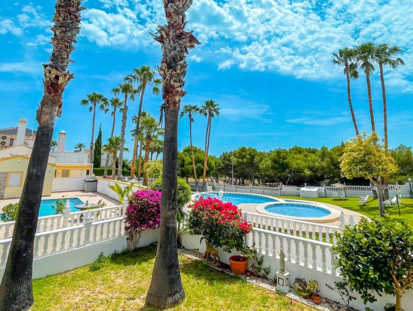 Wiederverkauf - Stadthaus -
Orihuela Costa - La Rioja