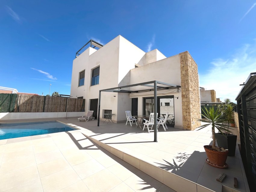 Wiederverkauf - Villa -
Ciudad Quesada - Pueblo Bravo