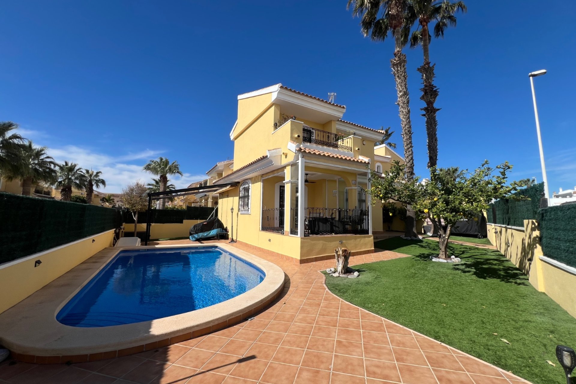 Wiederverkauf - Villa -
Orihuela Costa - Los Dolses