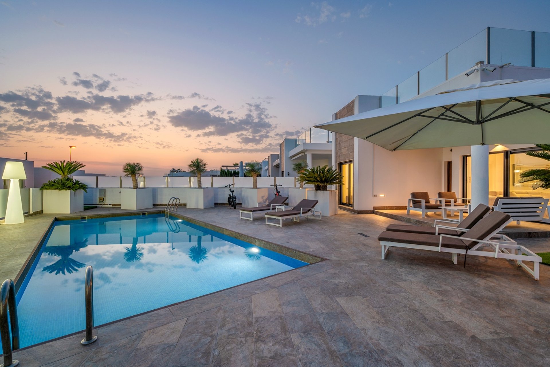 Wiederverkauf - Villa -
Orihuela Costa - Villamartín