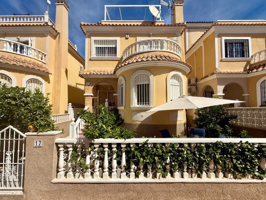 Wiederverkauf - Villa -
Orihuela Costa - Villamartín