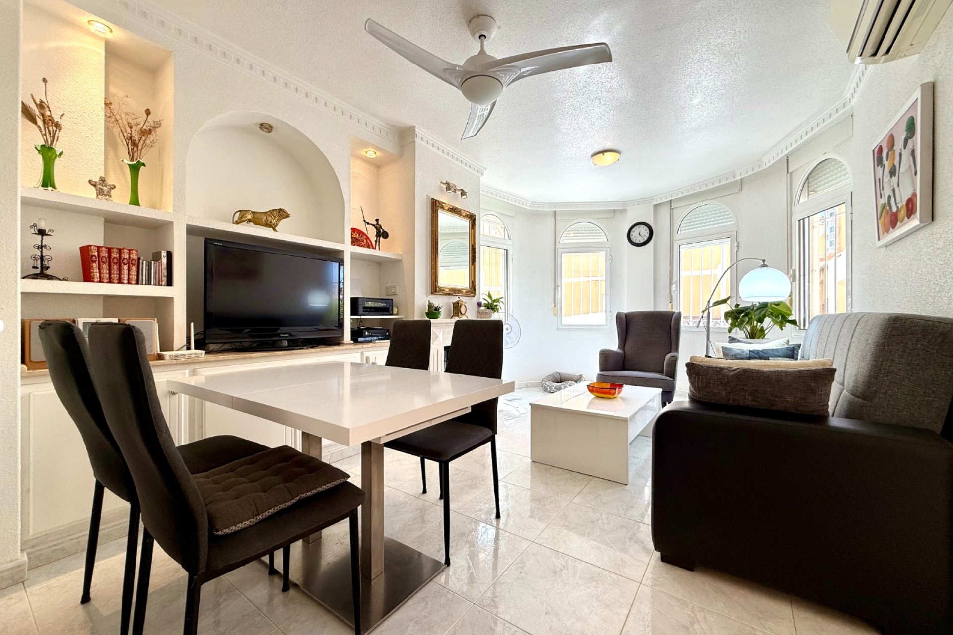 Wiederverkauf - Villa -
Orihuela Costa - Villamartín