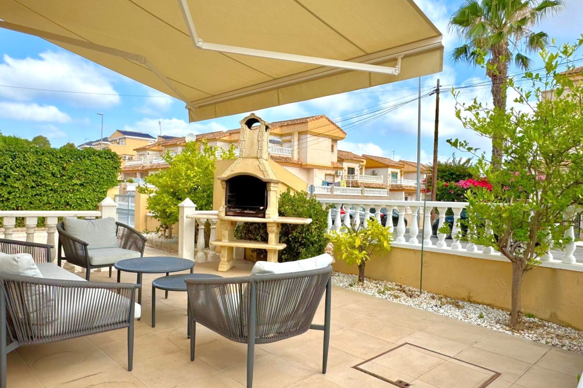 Wiederverkauf - Villa -
Orihuela Costa - Villamartín