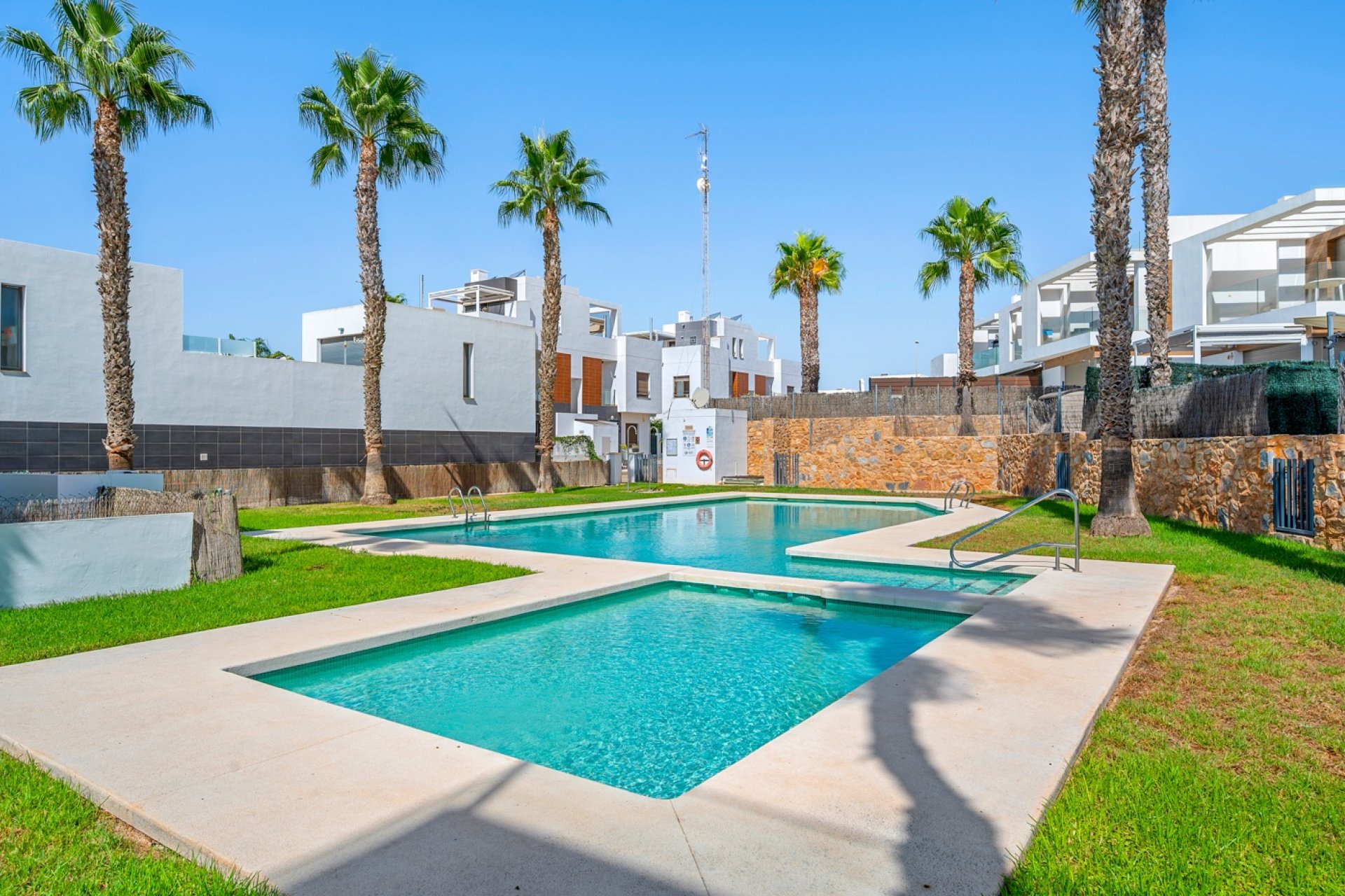 Wiederverkauf - Villa -
Orihuela Costa - Villamartín