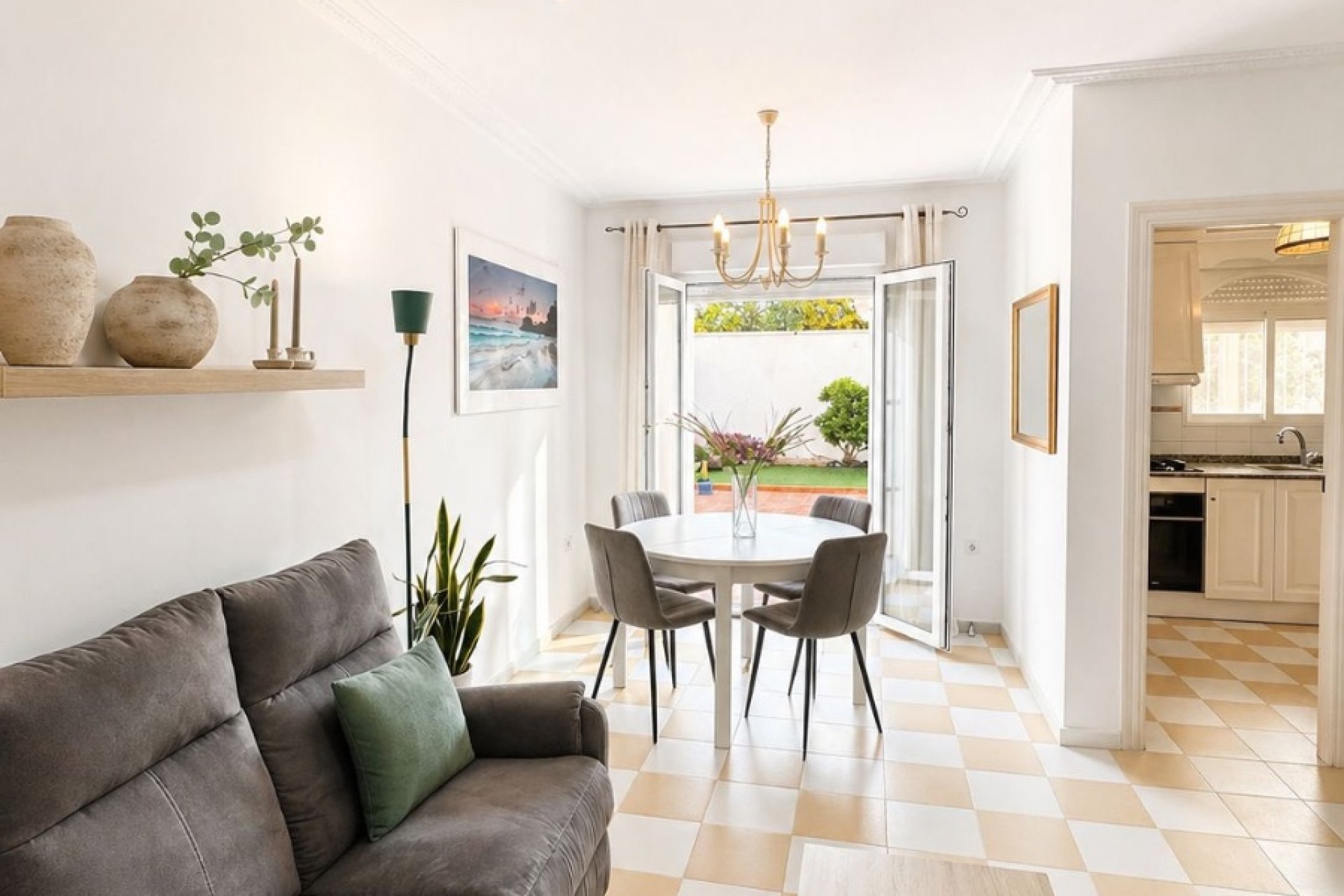 Wiederverkauf - Villa -
Torrevieja - Nueva Torrevieja