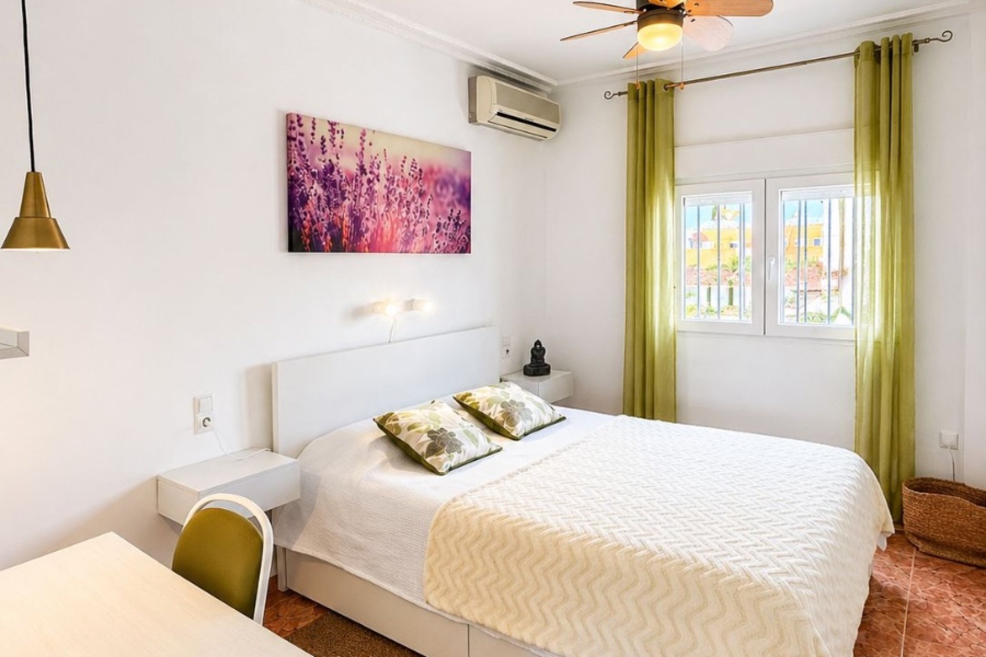 Wiederverkauf - Villa -
Torrevieja - Nueva Torrevieja