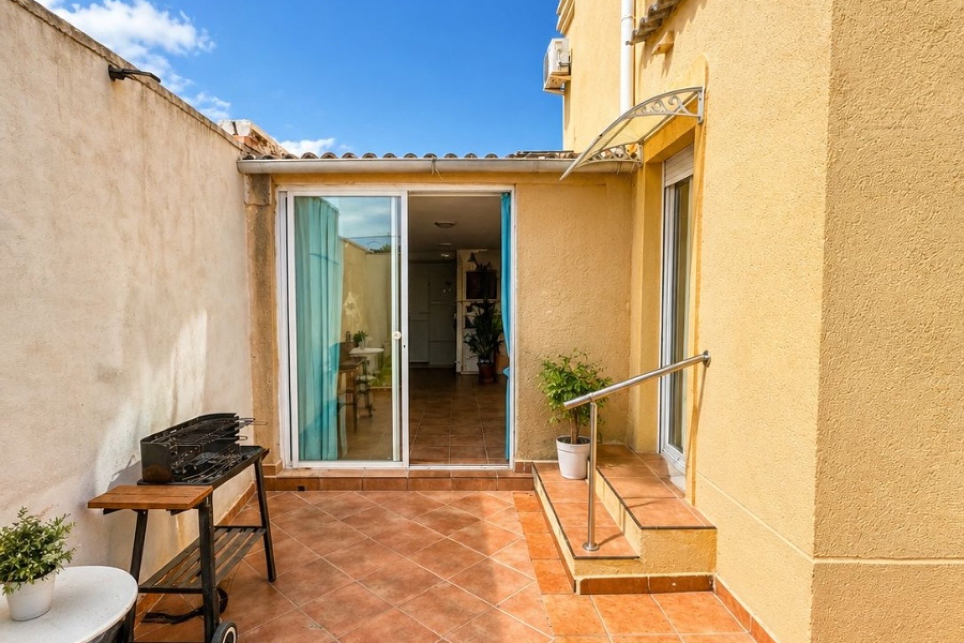 Wiederverkauf - Villa -
Torrevieja - Nueva Torrevieja
