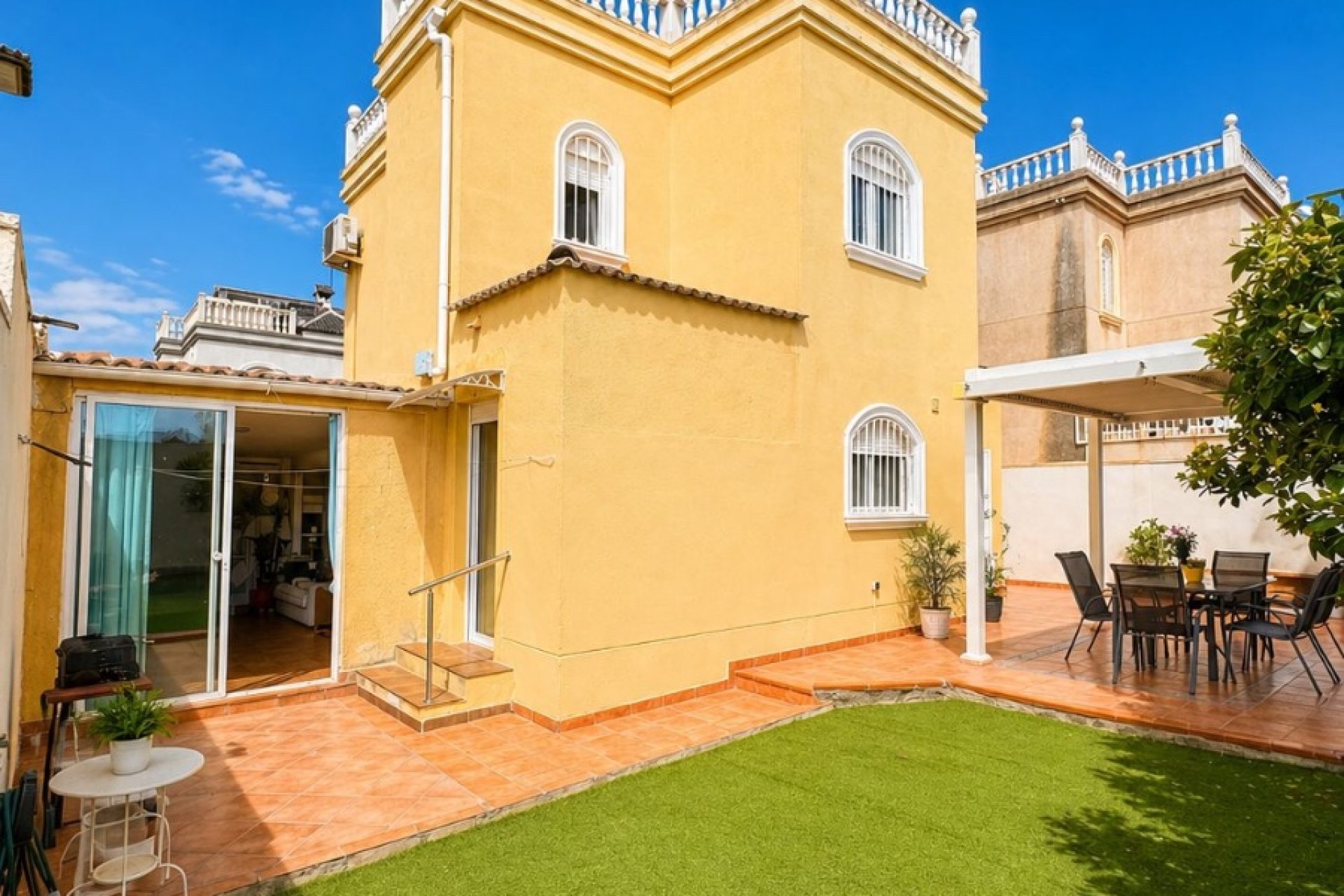 Wiederverkauf - Villa -
Torrevieja - Nueva Torrevieja