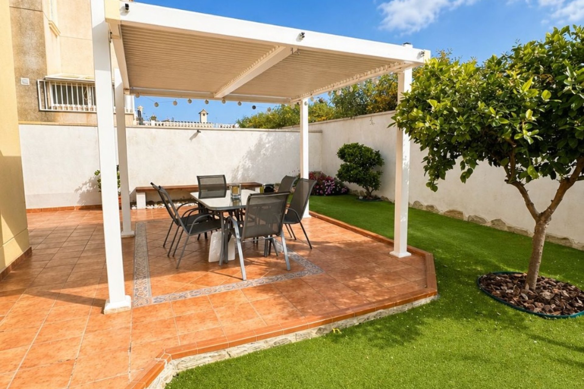 Wiederverkauf - Villa -
Torrevieja - Nueva Torrevieja